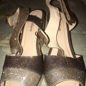 KELARA WOMENS HEELS!!